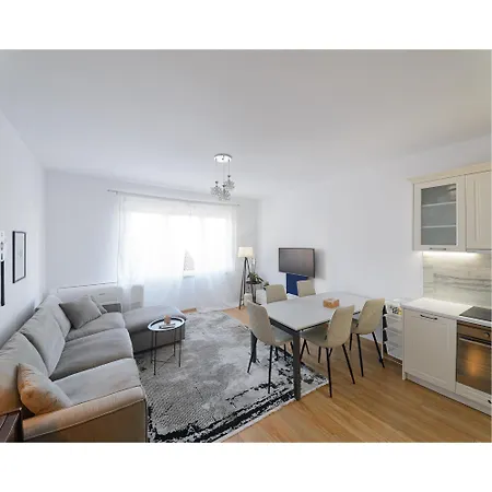 Spike Jonze * Tirana